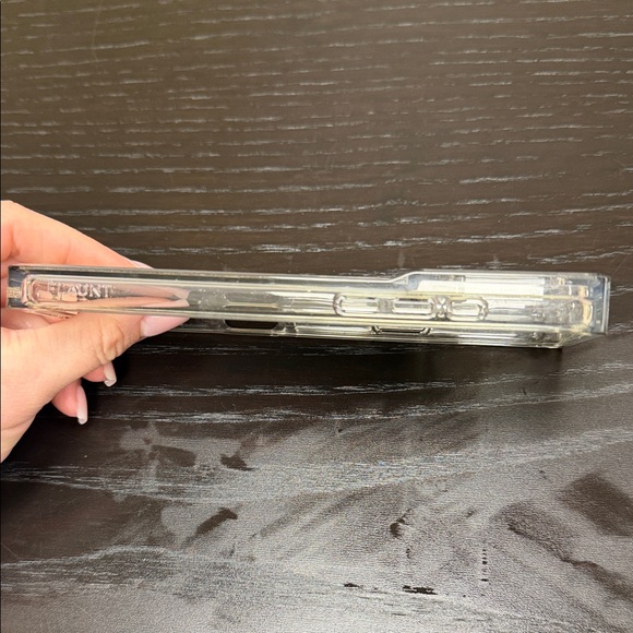 Pearlescent Shell Phone Case - Picture 4 of 6